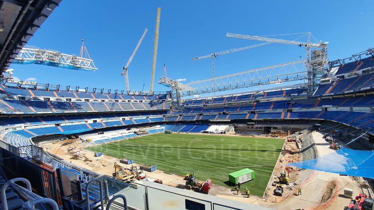 Cesped-instalado-estadio-Santiago-Bernabeu_1498060612_125289396_1200x675.jpg